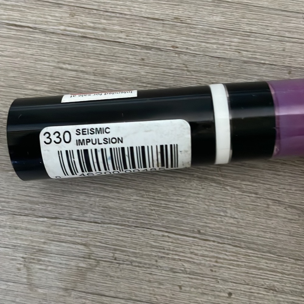 NEW 2 Covergirl Melting Pout Matte Lip Colors - Picture 10 of 10